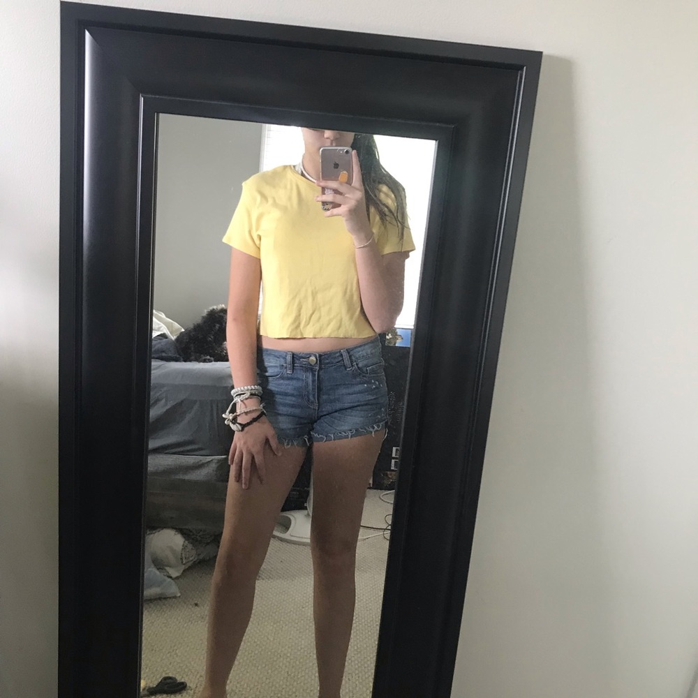 cropped yellow tee